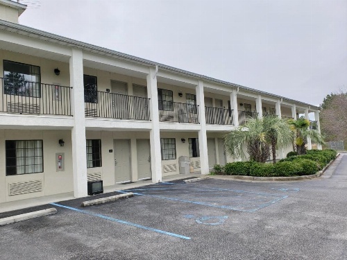 Peach Tree Inn image 10