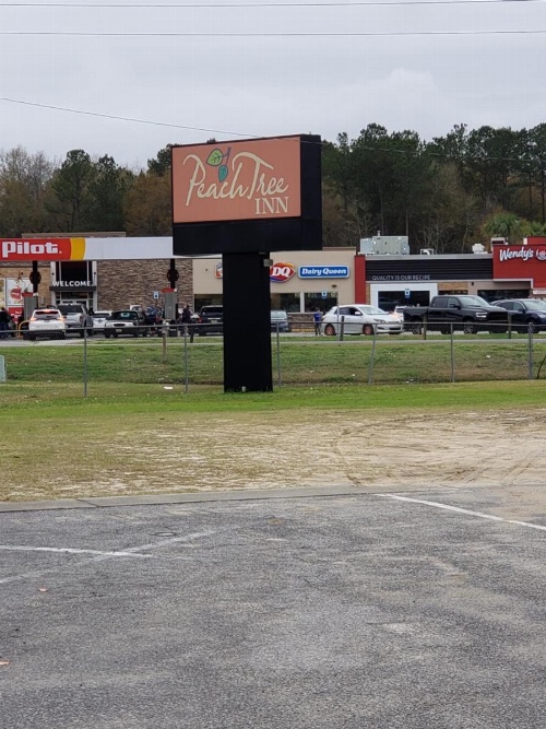 Peach Tree Inn image 11