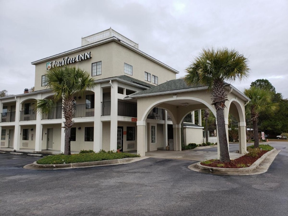 Peach Tree Inn Image 20